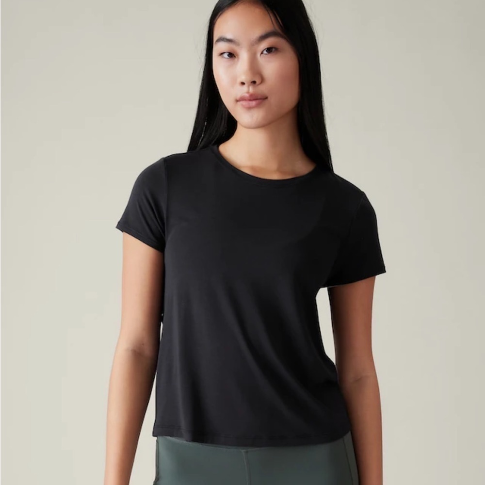 Athleta Air Out Cinch Tee size M NWT - Picture 2 of 7